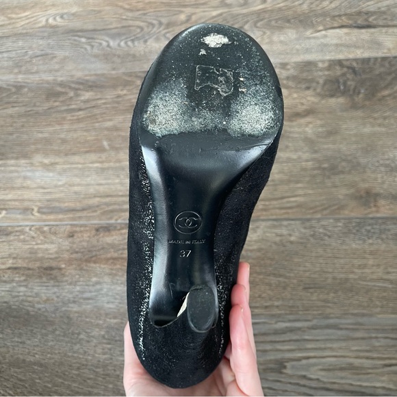 Chanel Pearl CC Logo Black Boots - Picture 9 of 14